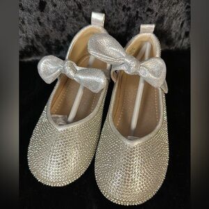 NEW IN BOX Silver Mary Jane Glitter Shoes Girls Size 12